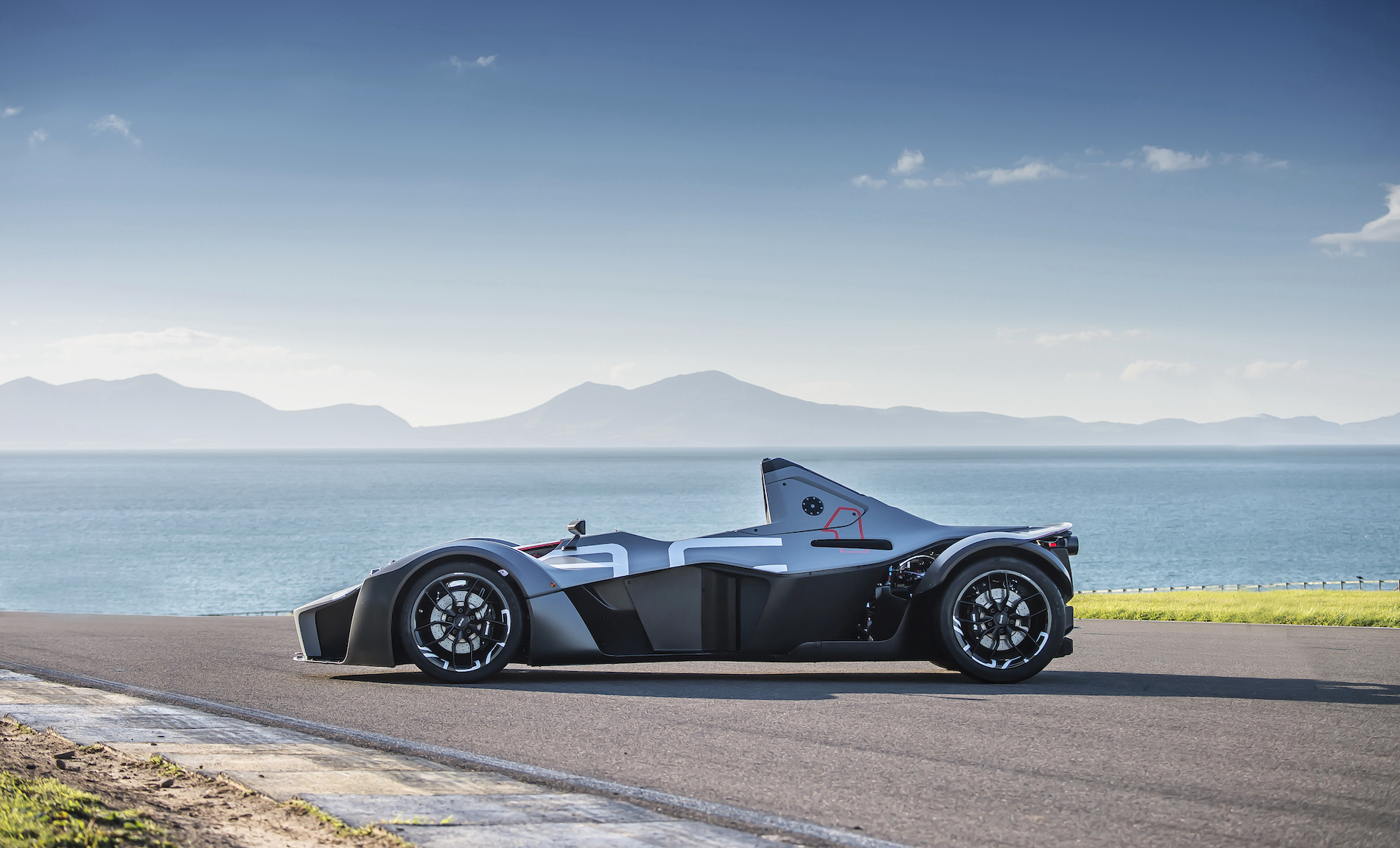 Dymag Carbon Wheels | BAC Mono